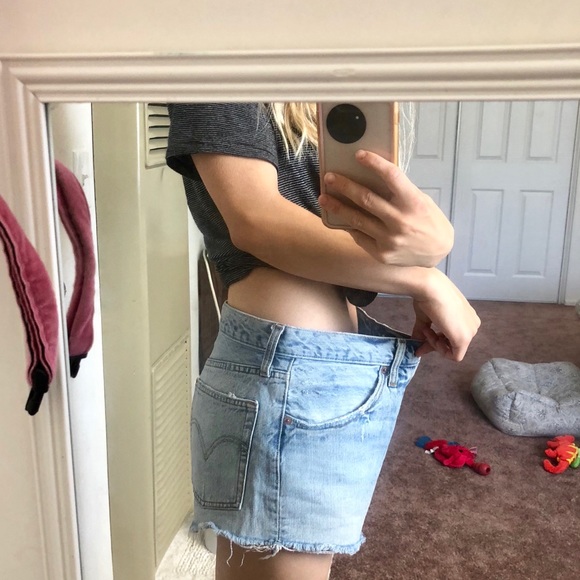 LEVIS 501 Distressed Cut Off Shorts - Picture 7 of 8